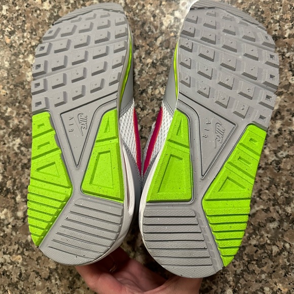Brand New Women’s Size 8 Nike Air Max Correlates - Picture 7 of 9